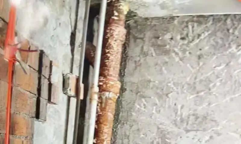 DƬ